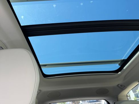 Used 2024 Volvo V60 B5 Cross Country Ultimate w/ Climate Package image 9