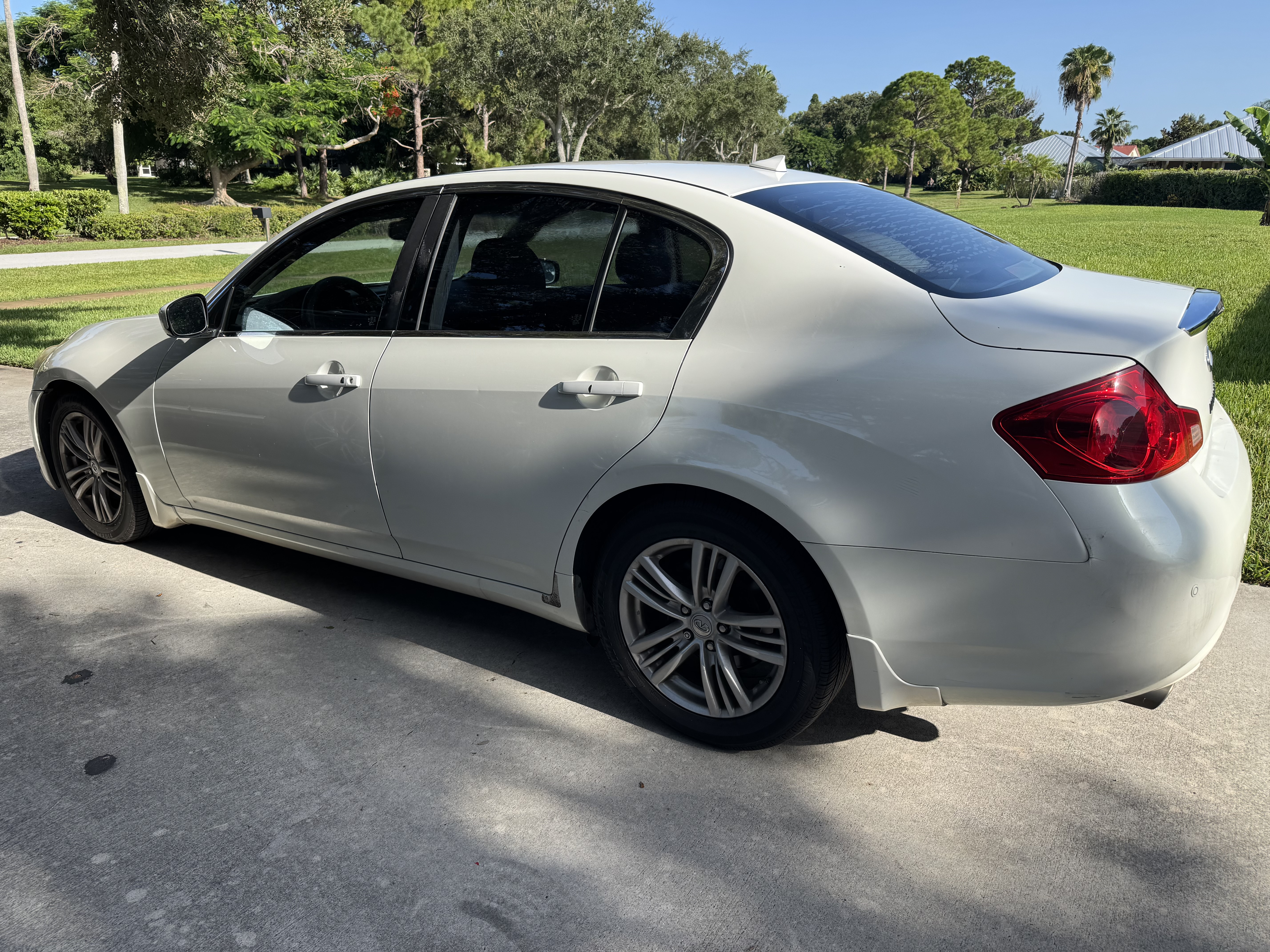 Used 2011 INFINITI G37 Journey w/ Premium Pkg RWD image 13