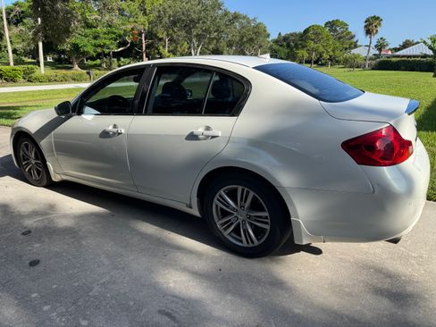 Used 2011 INFINITI G37 Journey w/ Premium Pkg RWD image 13