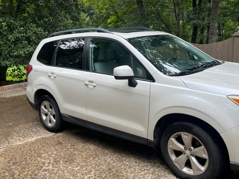 Used 2014 Subaru Forester 2.5i Premium w/ Popular Package #2 AWD/4WD image 1