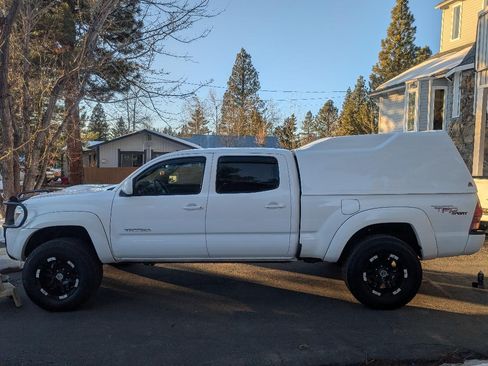 Used 2006 Toyota Tacoma Pickup 4D 6 ft image 1