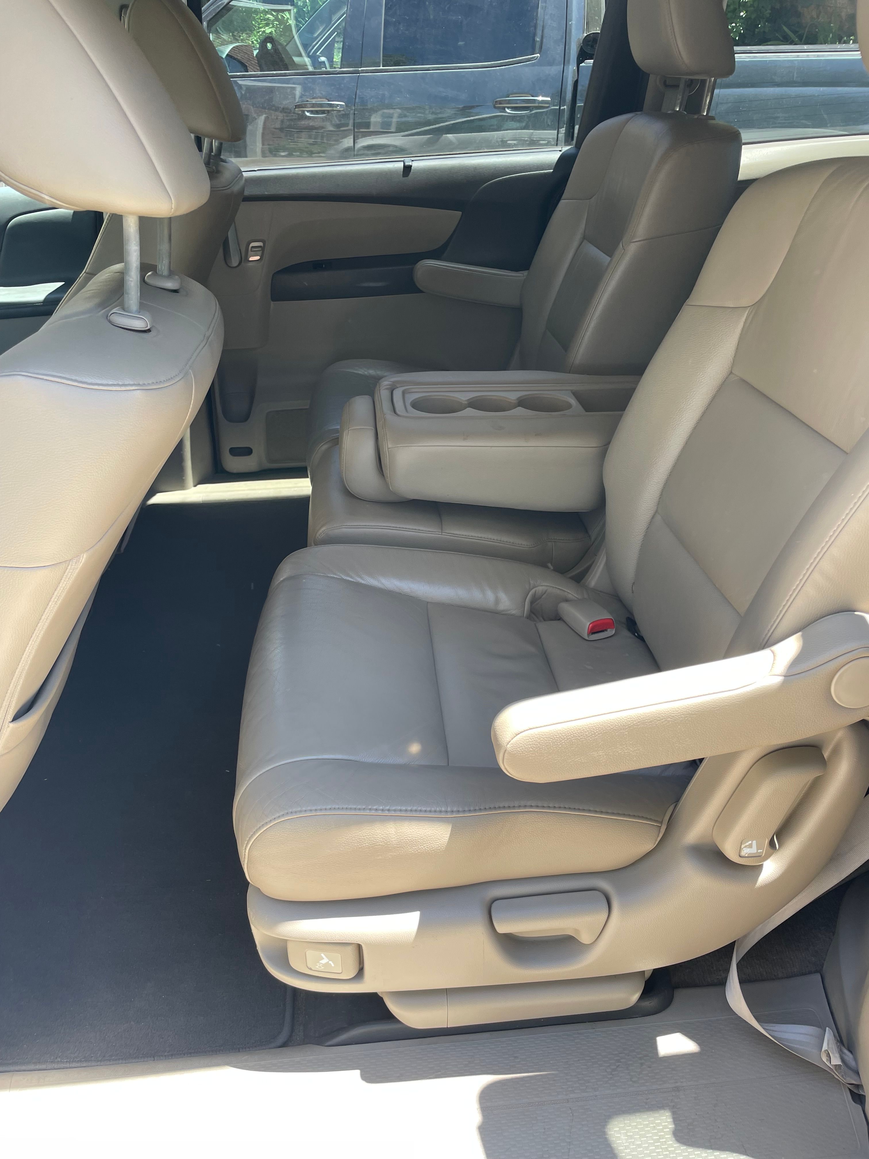 Used 2011 Honda Odyssey EX-L image 12