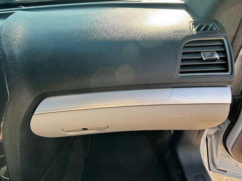 Used 2018 Ford Explorer FWD image 18