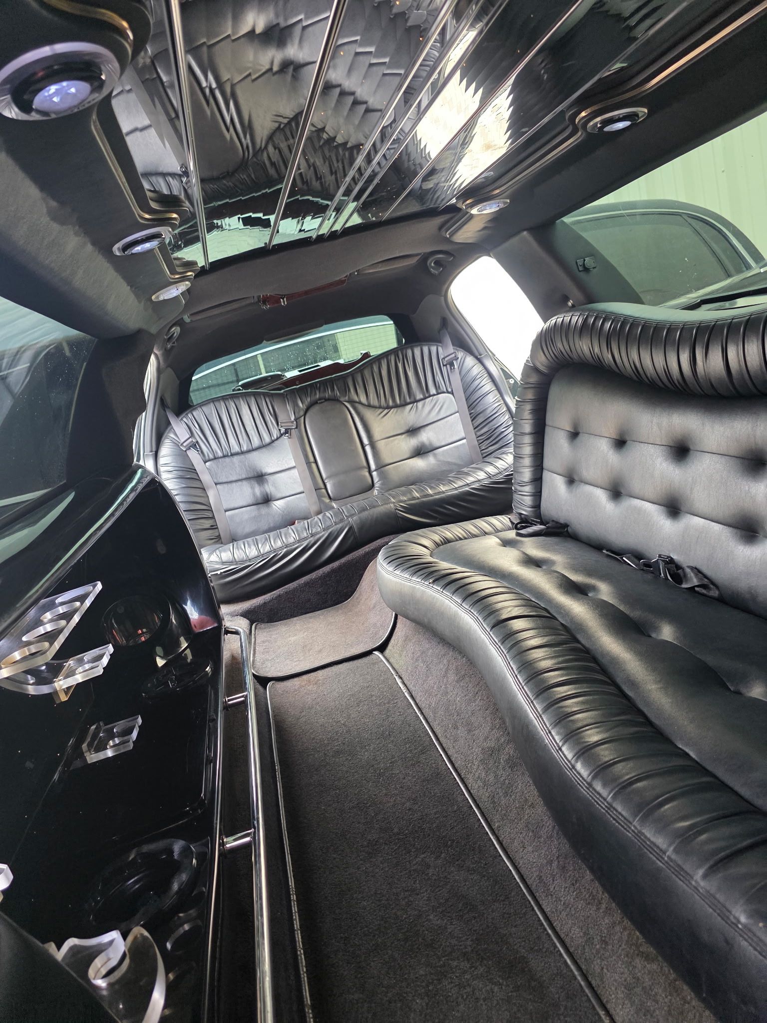 Used 2006 Lincoln Town Car Executive RWD image 9