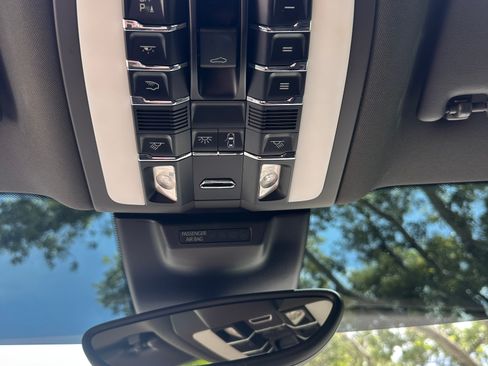 Used 2018 Porsche Macan S AWD/4WD image 17