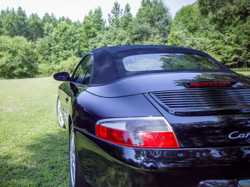 Used 2003 Porsche 911 Carrera 4 image 14