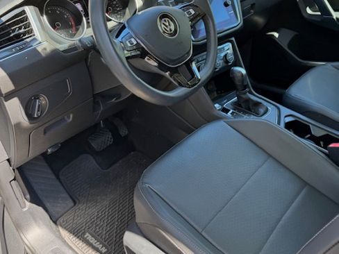 Used 2020 Volkswagen Tiguan S FWD image 12
