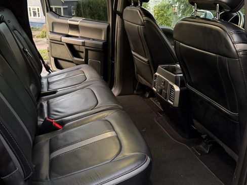 Used 2019 Ford F150 Platinum image 17