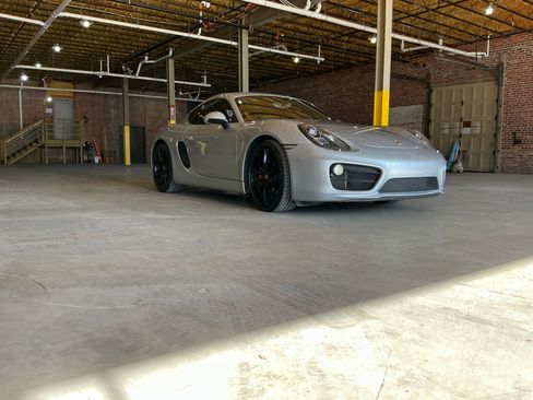 Used 2014 Porsche Cayman S image 4
