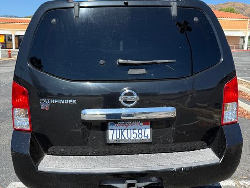 Used 2010 Nissan Pathfinder S image 4