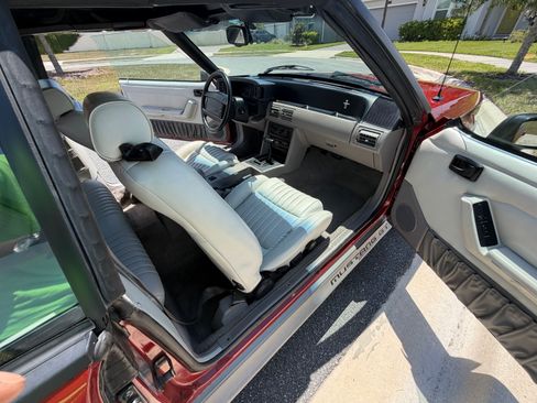 Used 1992 Ford Mustang GT RWD image 10