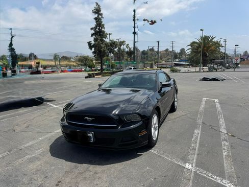 Used 2014 Ford Mustang Coupe RWD image 1