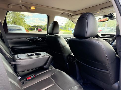 Used 2020 Nissan Rogue SL w/ Premium Package image 10