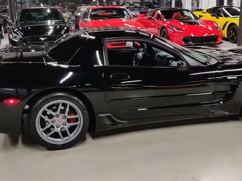 Used 2001 Chevrolet Corvette Z06 RWD image 2