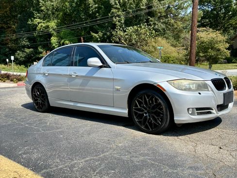 Used 2009 BMW 335i xDrive Sedan AWD/4WD image 2