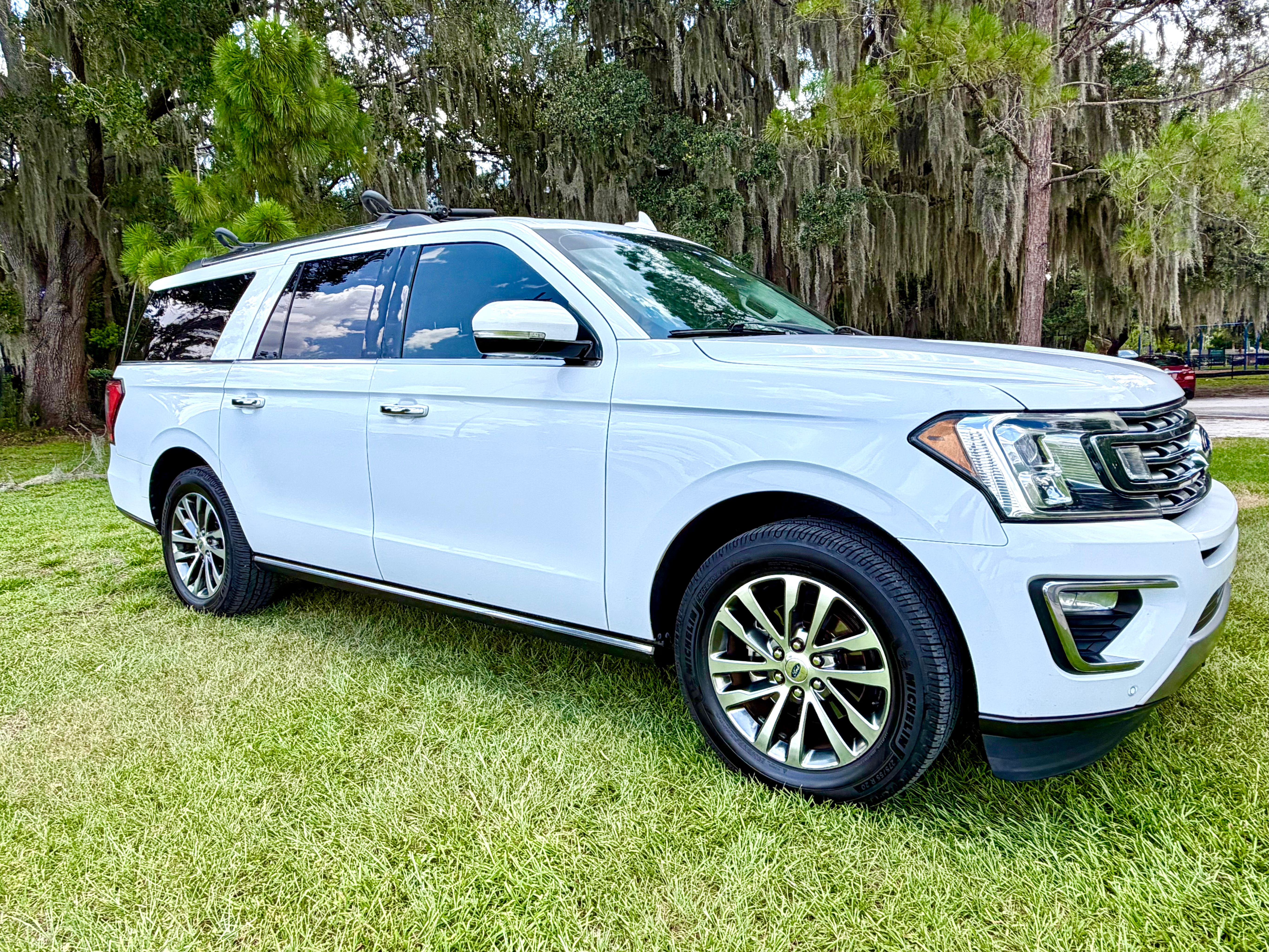 Used 2018 Ford Expedition Max Limited RWD image 5
