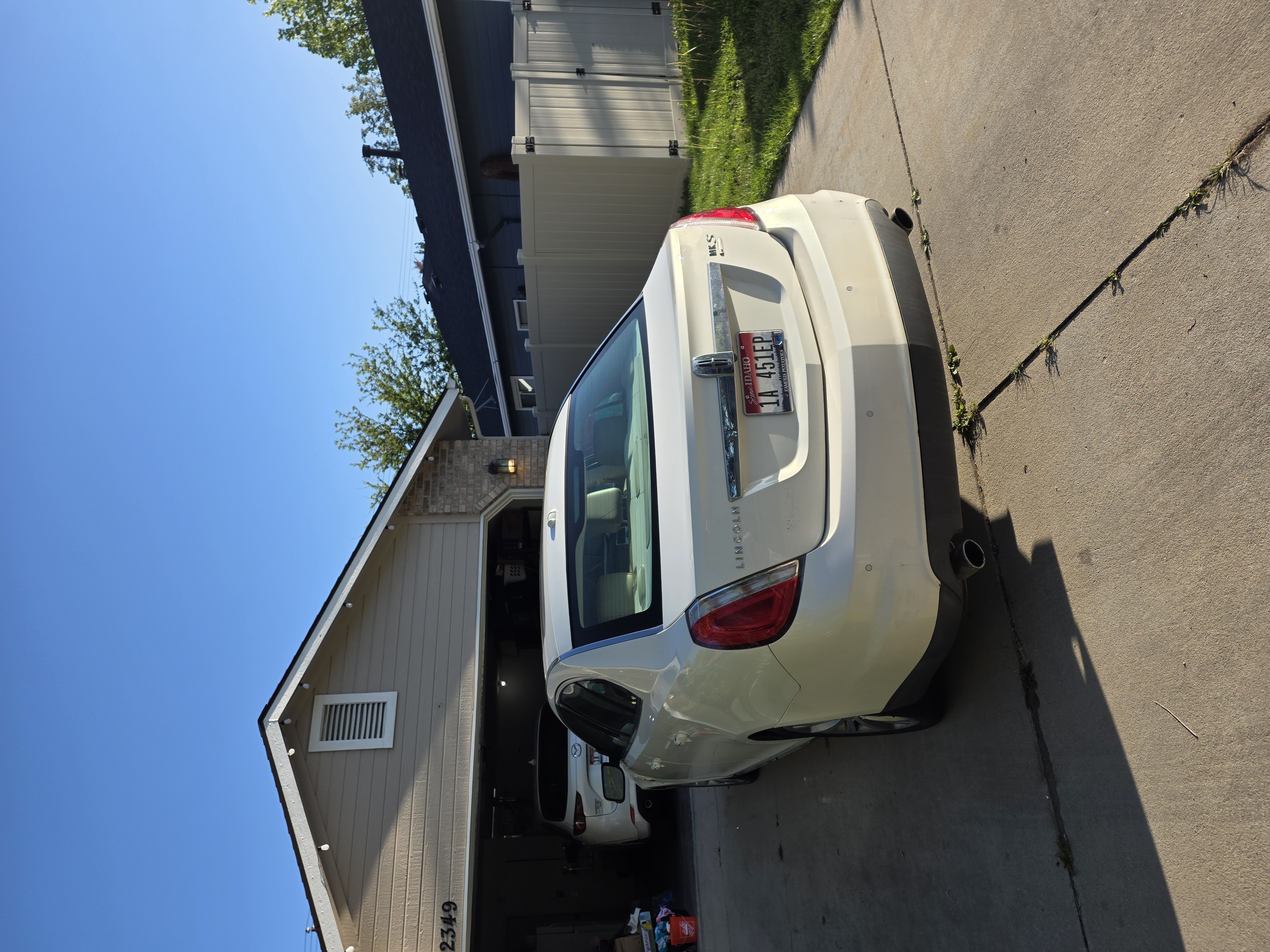 Used 2012 Lincoln MKS AWD image 10