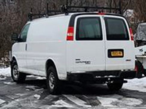 Used 2012 GMC Savana 2500 Van 3D image 4