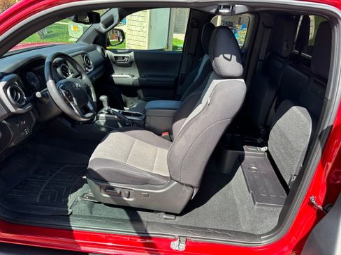 Used 2023 Toyota Tacoma TRD Off-Road image 15