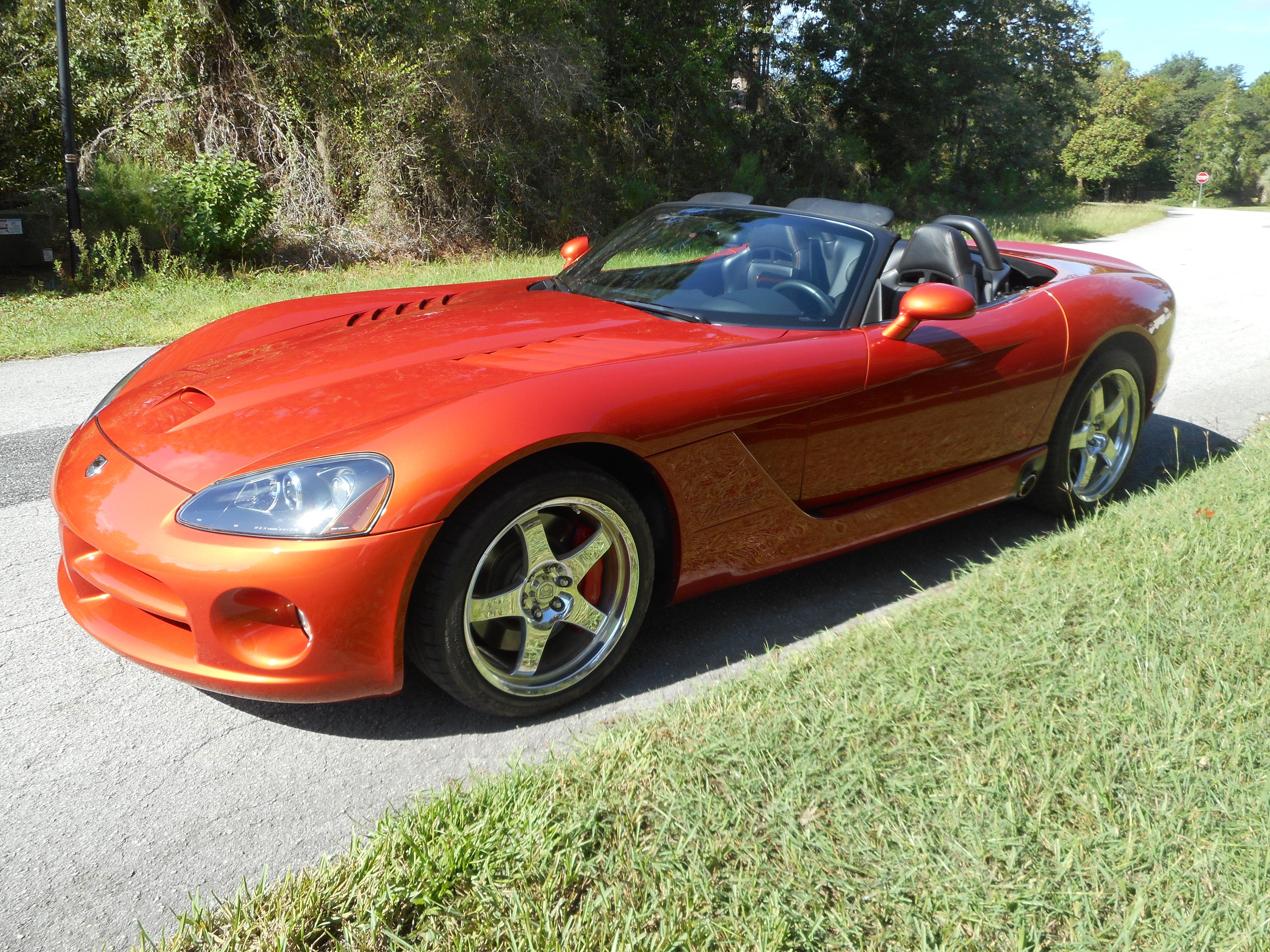 Used 2005 Dodge Viper SRT-10 w/ Copperhead Edition Group RWD image 6