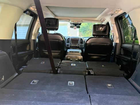Used 2020 Ford Expedition Platinum AWD/4WD image 12