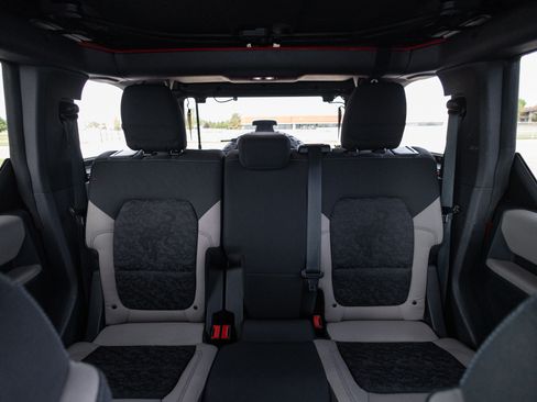 Used 2022 Ford Bronco Wildtrak image 30