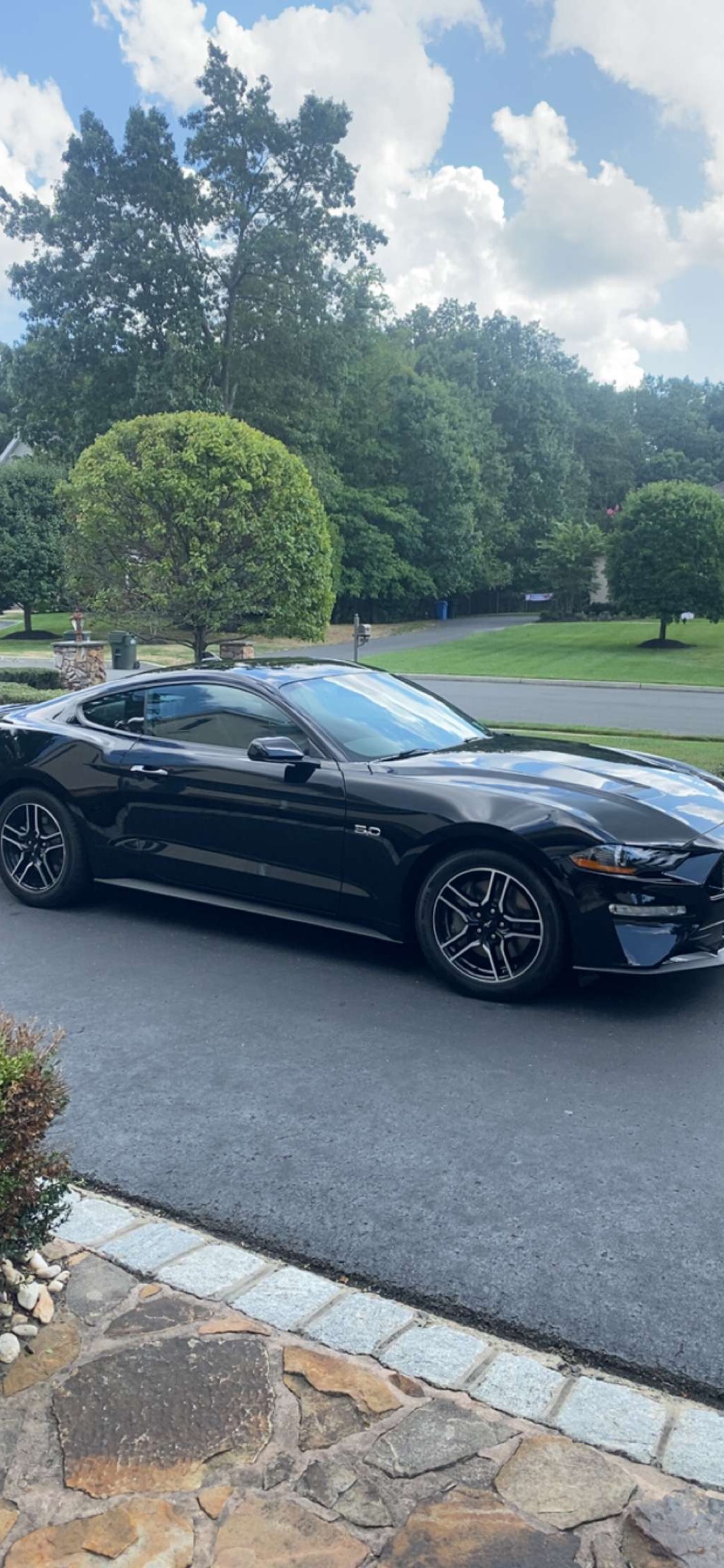 Used 2022 Ford Mustang GT RWD image 2