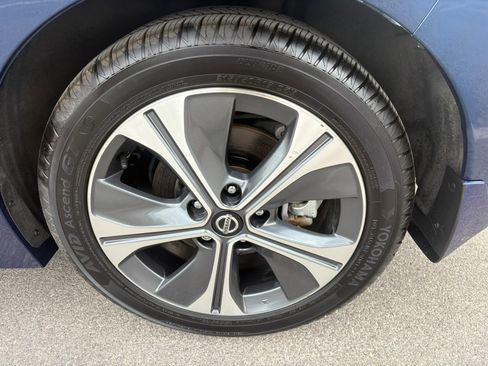 Used 2018 Nissan Leaf SV w/ SV Technology Package image 5