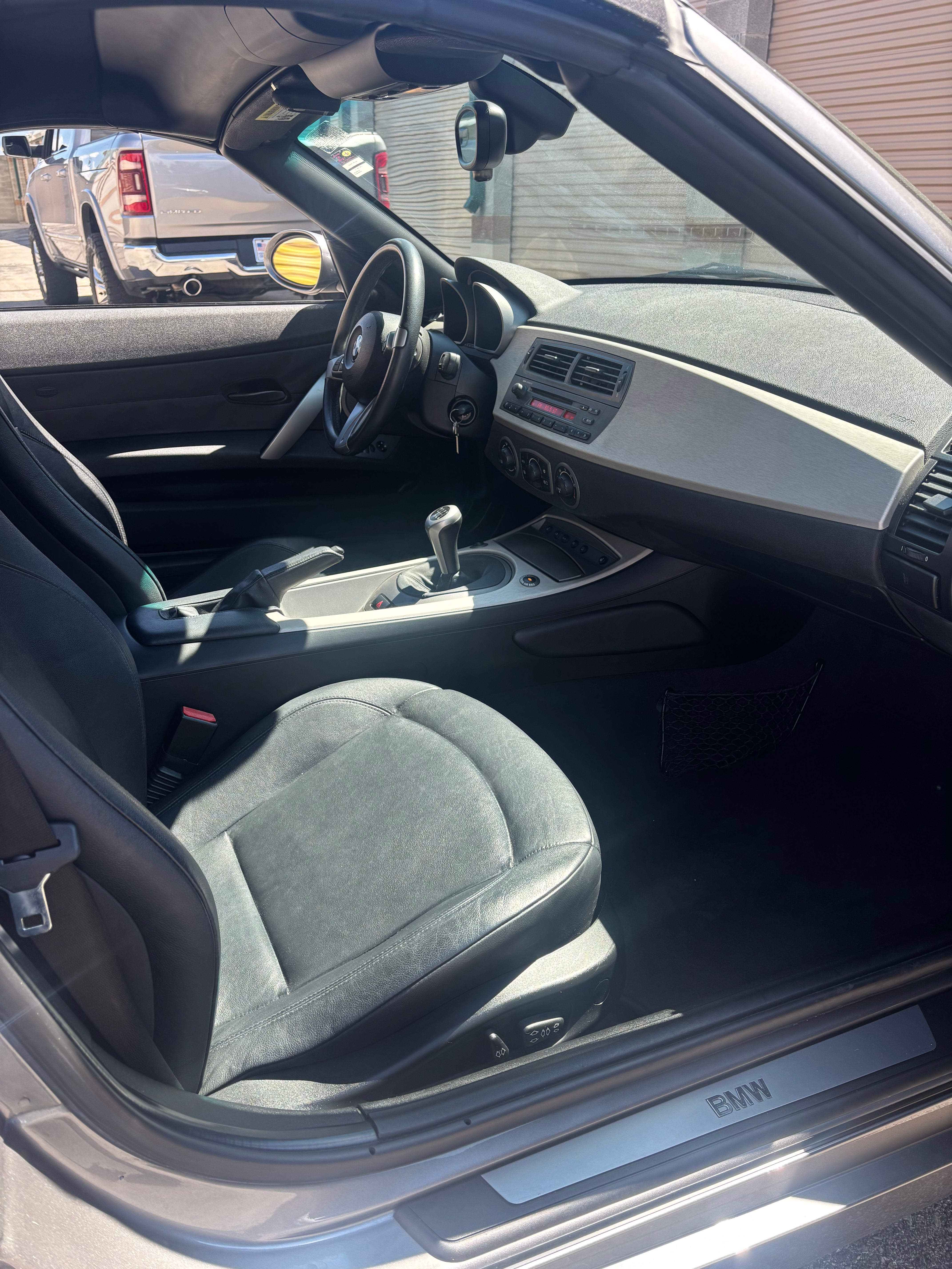 Used 2004 BMW Z4 3.0i RWD image 10