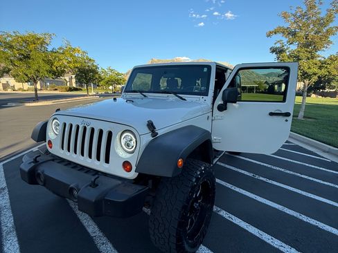 Used 2010 Jeep Wrangler Unlimited Sport AWD/4WD image 12