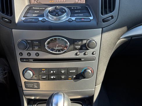 Used 2010 INFINITI G37 x Sedan w/ Premium Pkg image 18