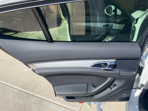 Used 2015 Porsche Panamera image 22