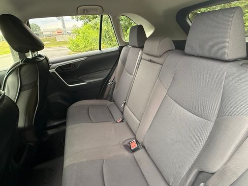 Used 2019 Toyota RAV4 LE w/ All Weather Liner Package AWD/4WD image 17