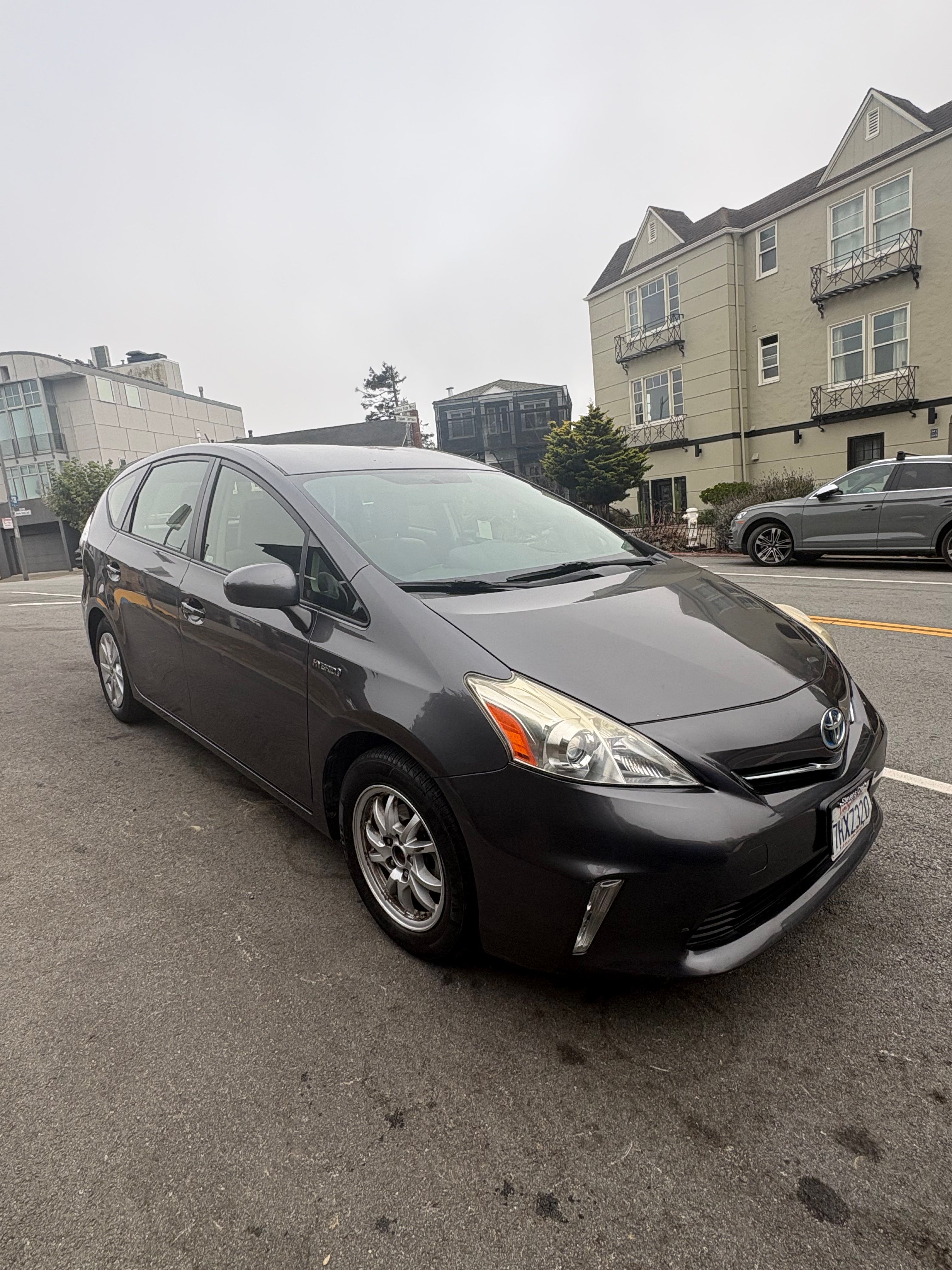 Used 2014 Toyota Prius V Three FWD image 2