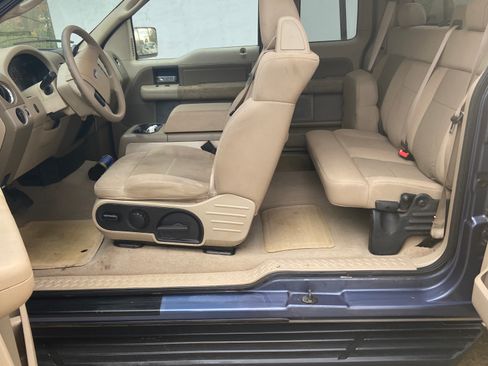 Used 2006 Ford F150 XLT image 2