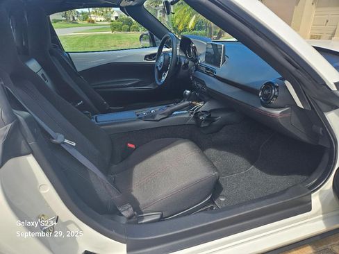Used 2017 MAZDA MX-5 Miata RF Club image 8