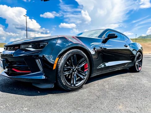 Used 2018 Chevrolet Camaro LT image 2