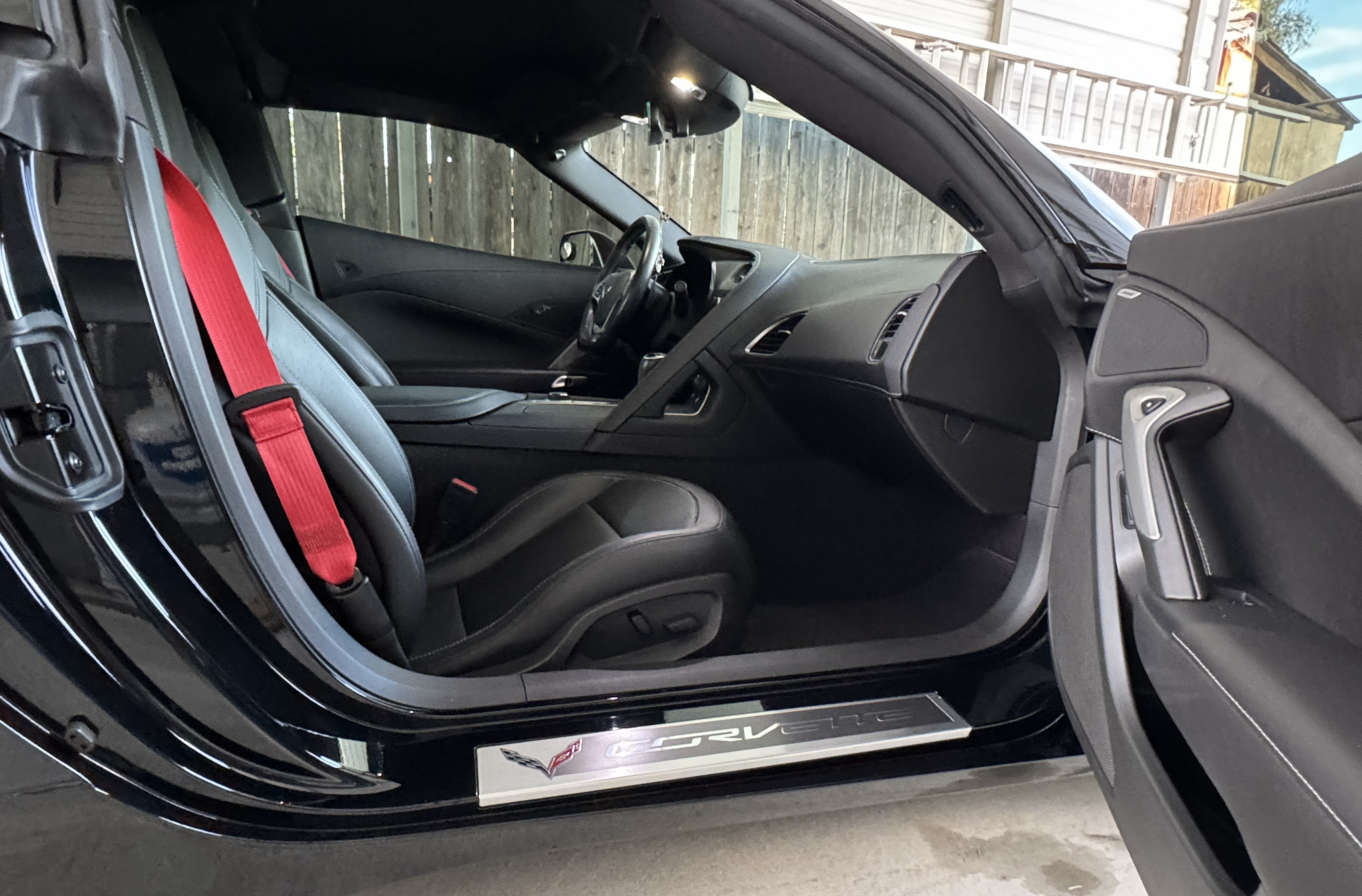 Used 2019 Chevrolet Corvette Stingray Coupe w/ Carbon Flash Badge Package RWD image 8