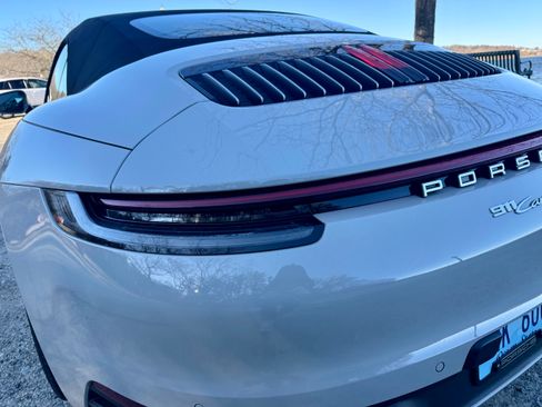 Used 2023 Porsche 911 Carrera 4S image 17