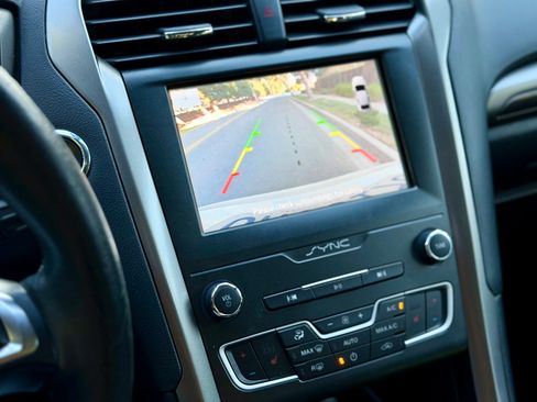 Used 2020 Ford Fusion SEL FWD image 12