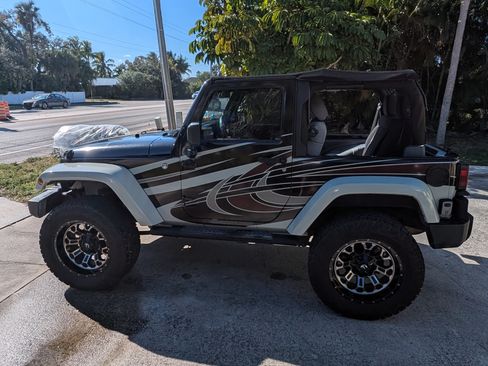 Used 2012 Jeep Wrangler Sport image 5