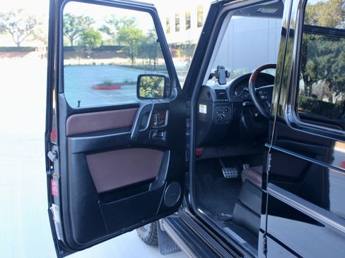 Used 2011 Mercedes-Benz G 550 G 550 4MATIC Sport Utility 4D image 18