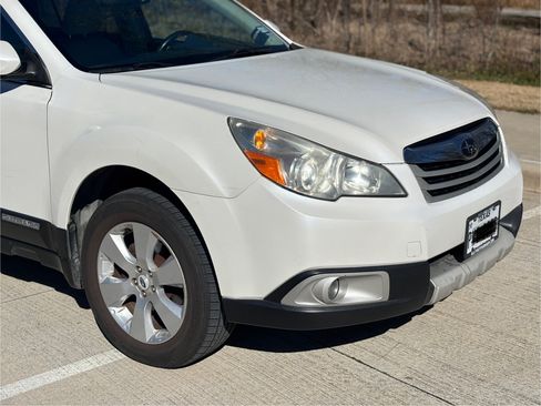 Used 2012 Subaru Outback 2.5i Limited image 1