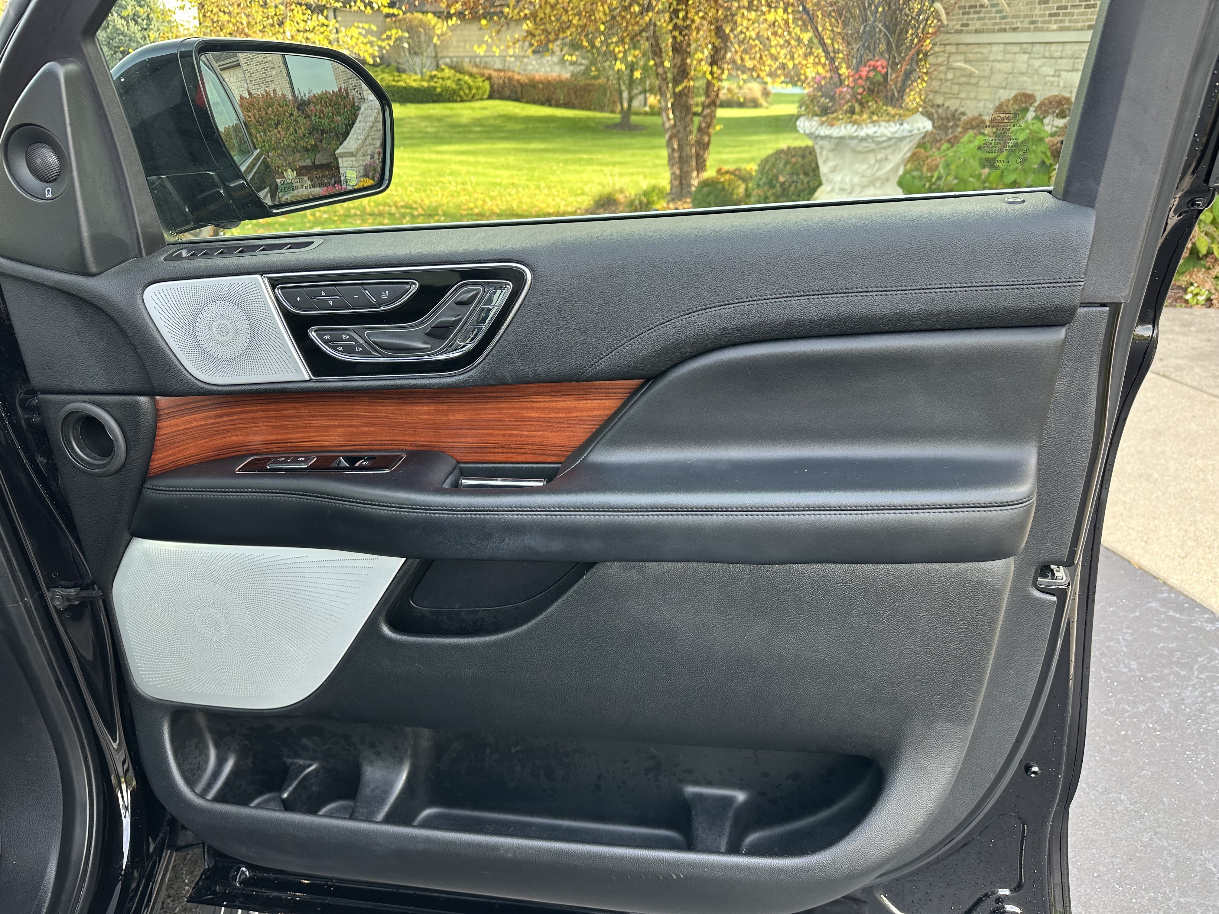 Used 2019 Lincoln Navigator L Reserve AWD/4WD image 8