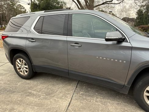 Used 2018 Chevrolet Traverse LT image 14