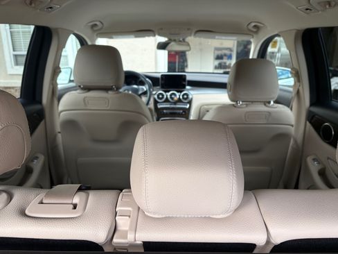 Used 2019 Mercedes-Benz GLC 300 image 10