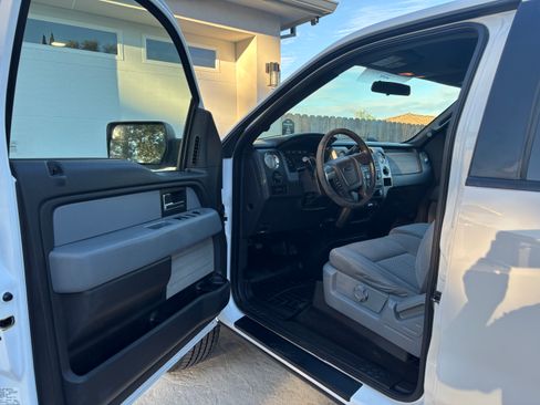 Used 2014 Ford F150 XLT image 8