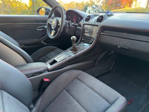 Used 2021 Porsche 718 Cayman GTS image 14