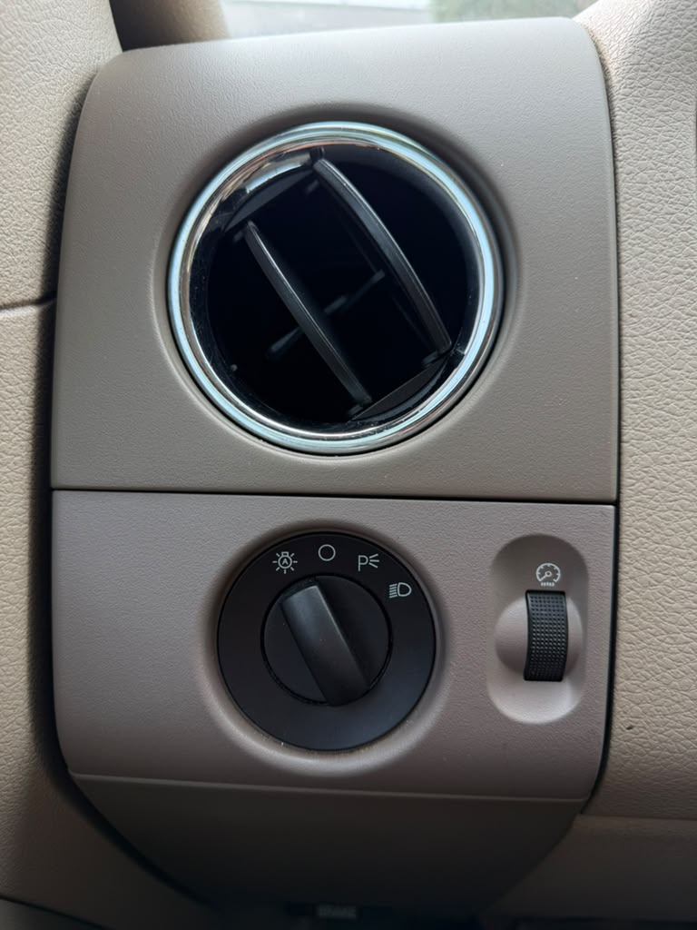 Used 2006 Ford F150 XLT RWD image 26