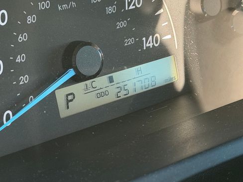 Used 2012 Toyota Camry SE image 13